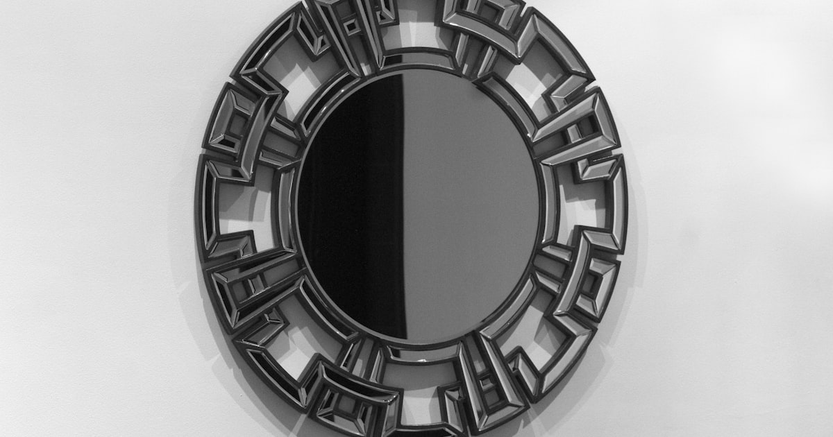 Reflections of Harmony: Essential Feng Shui Rules for Mirror Placement